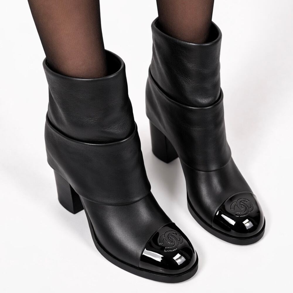 Chanel Interlocking CC logo Cap Toe Foldover Boots Black Leather Size 36